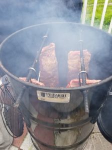 Pit barrel smoker